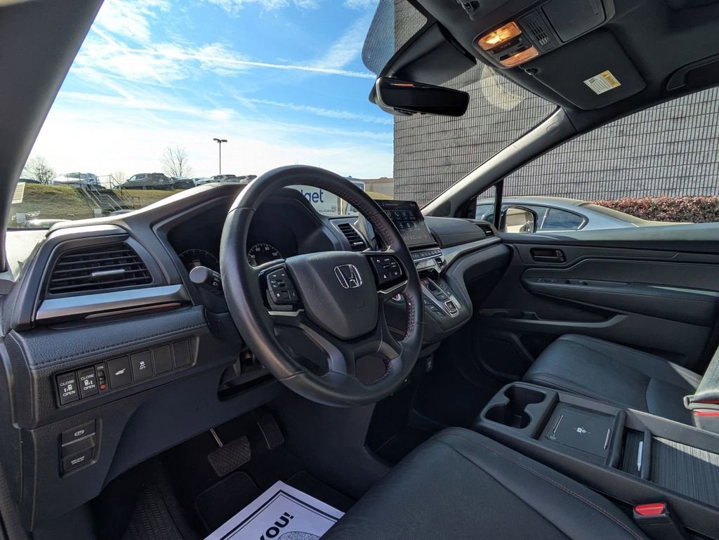 Used 2025 Honda Odyssey Sport-L image 15