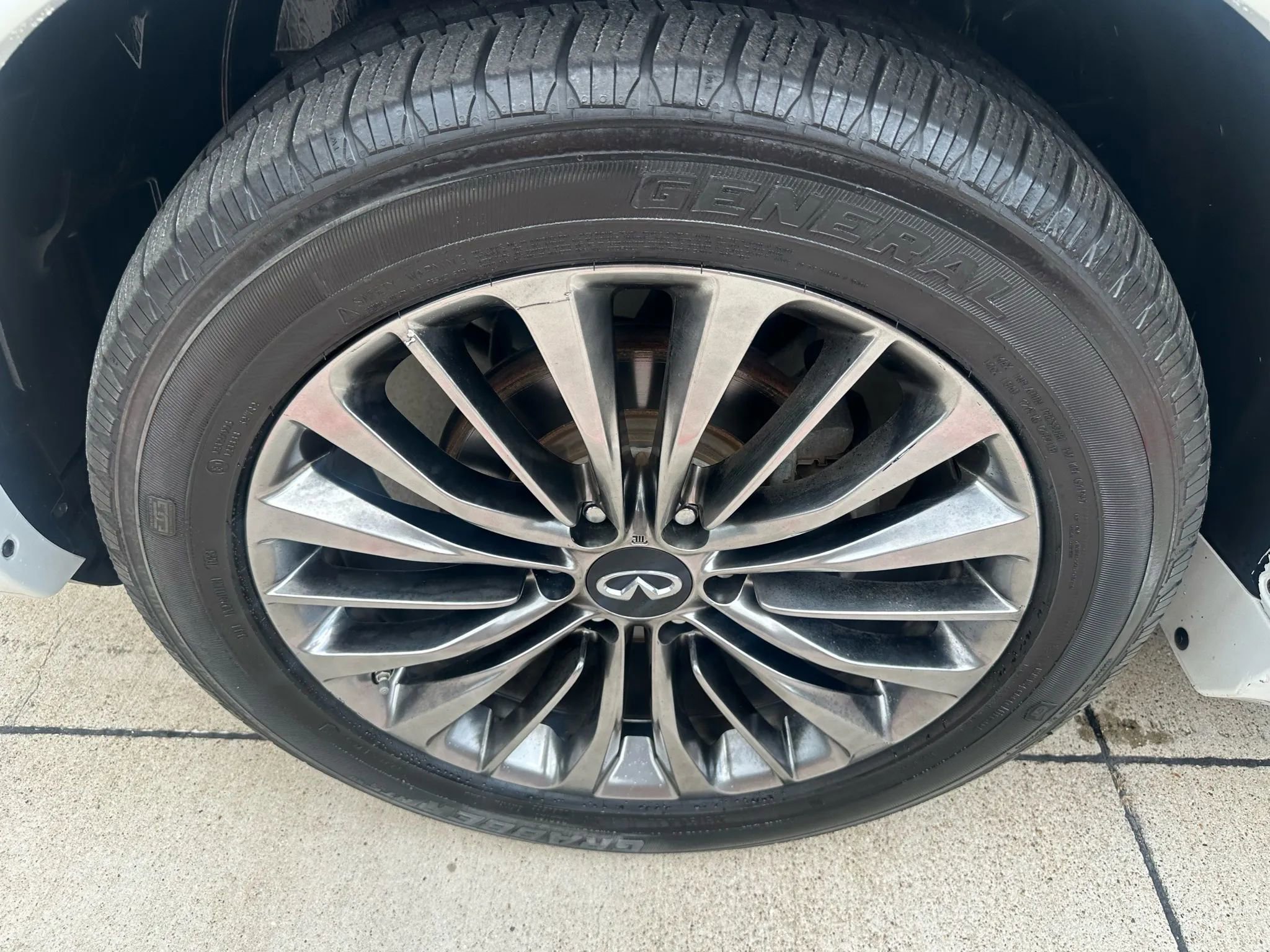 Used 2018 INFINITI QX80 2WD w/ Driver Assistance Package image 3