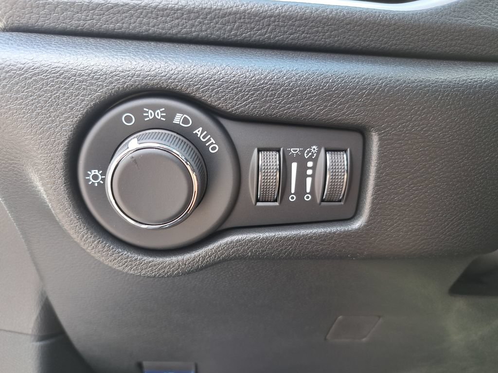 New 2027 Chrysler Pacifica Limited AWD/4WD image 28