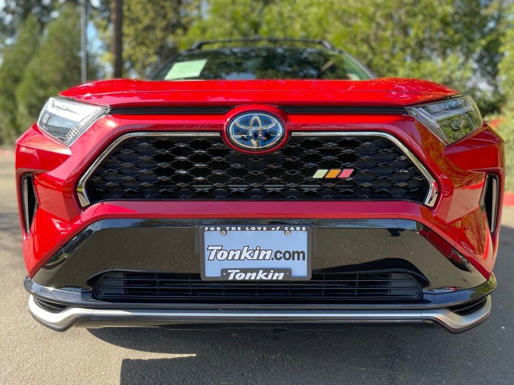 Used 2022 Toyota RAV4 XSE w/ Weather Package image 9