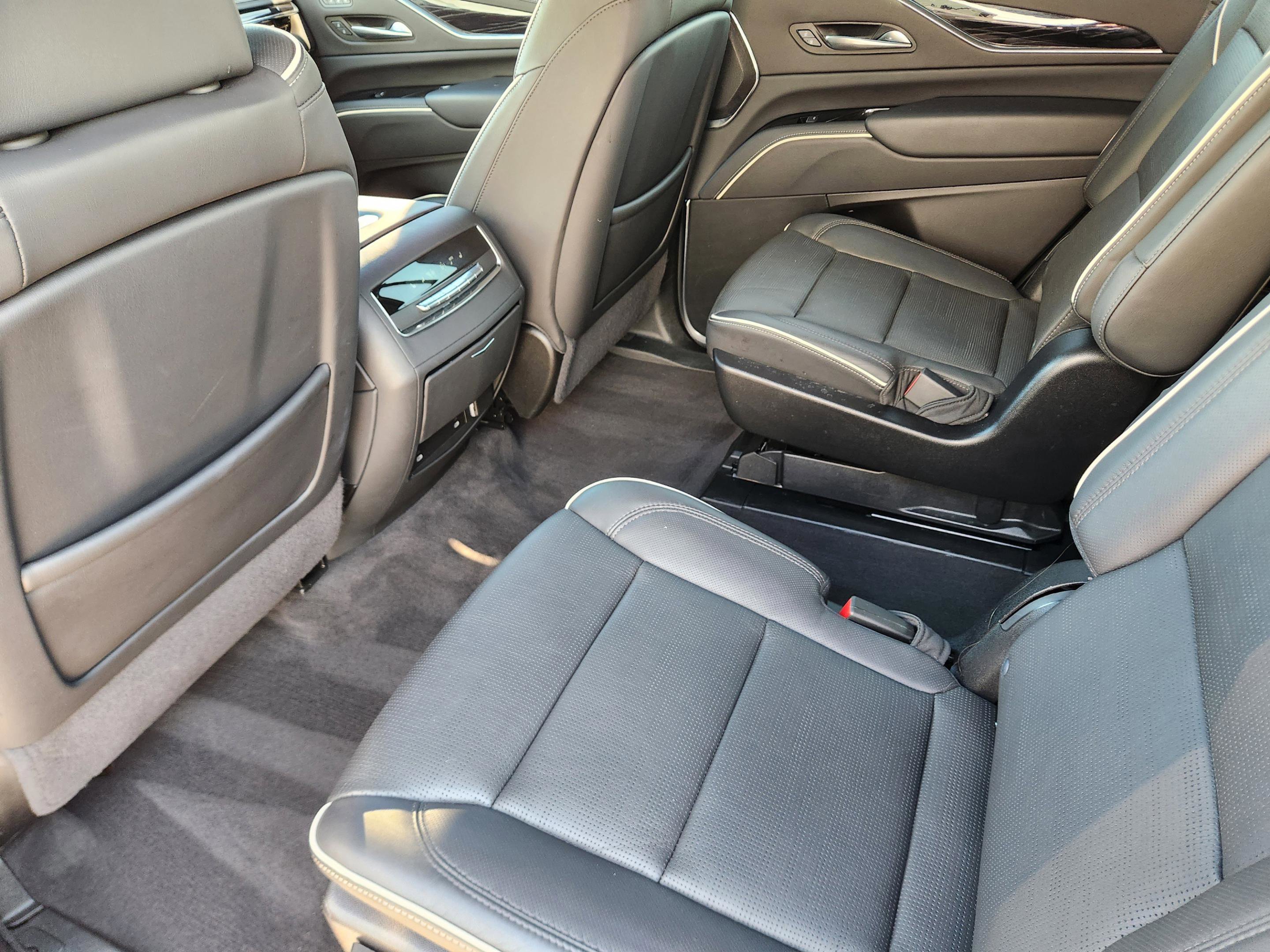 Used 2024 Cadillac Escalade Sport w/ LPO, ONYX Package AWD/4WD image 25