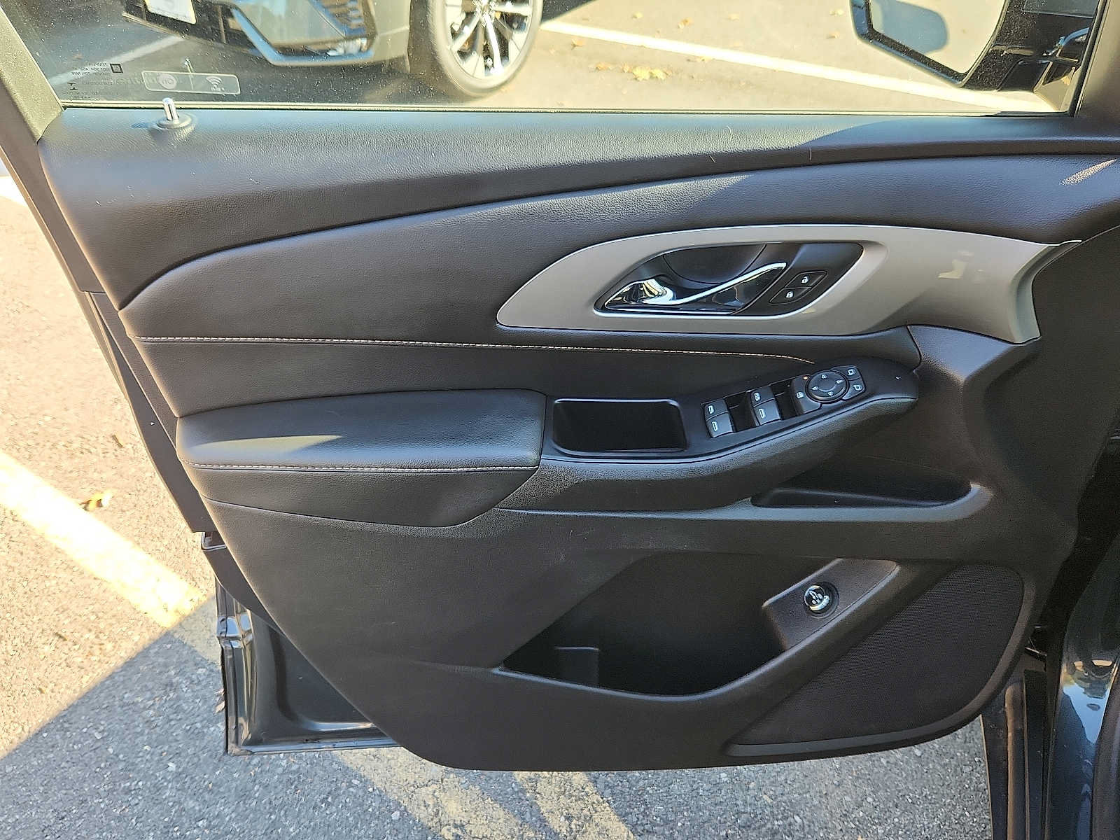 Used 2018 Chevrolet Traverse LT AWD/4WD image 12