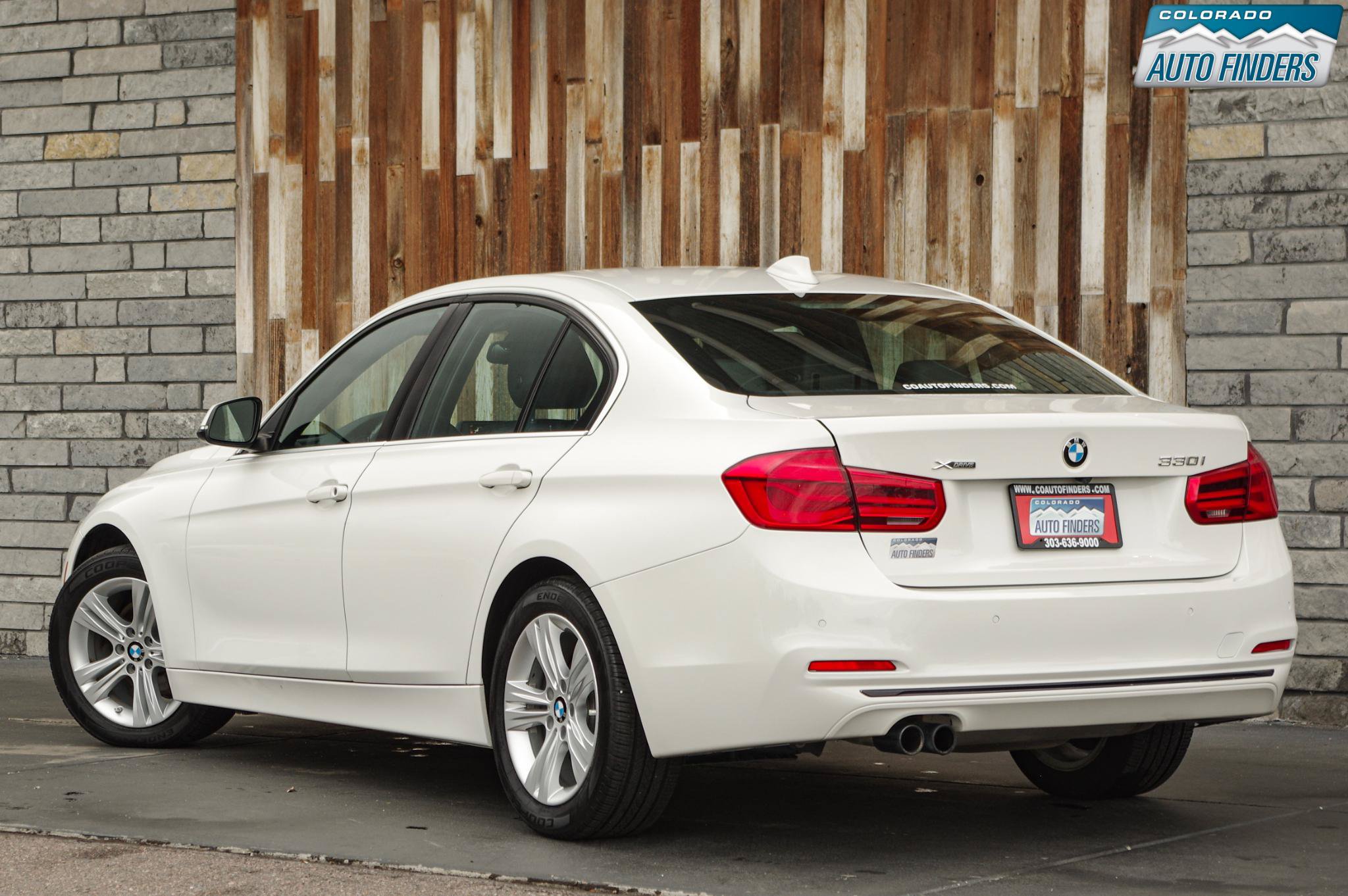 Used 2017 BMW 330i xDrive Sedan AWD/4WD image 4
