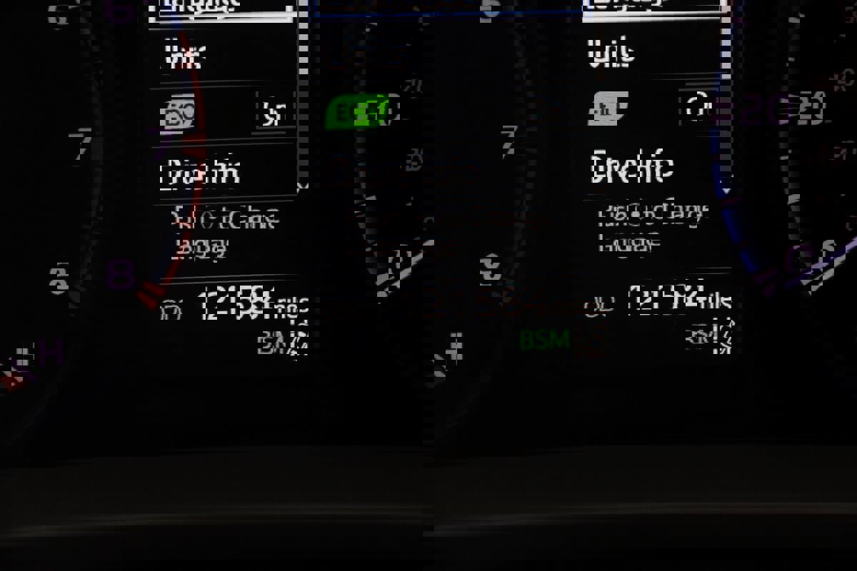 Used 2017 Toyota RAV4 XLE image 31