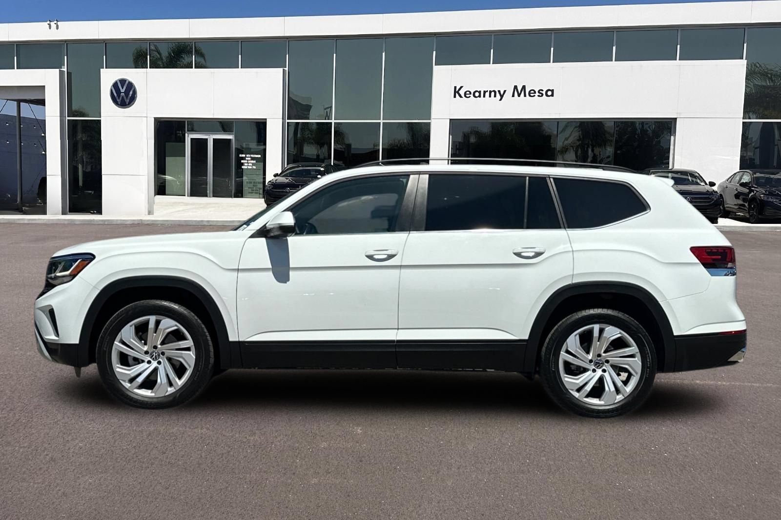 Used 2023 Volkswagen Atlas SE w/ Panoramic Sunroof Package FWD image 7