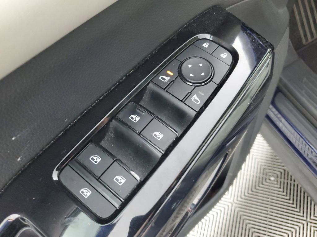 Used 2022 Nissan Pathfinder SV image 29