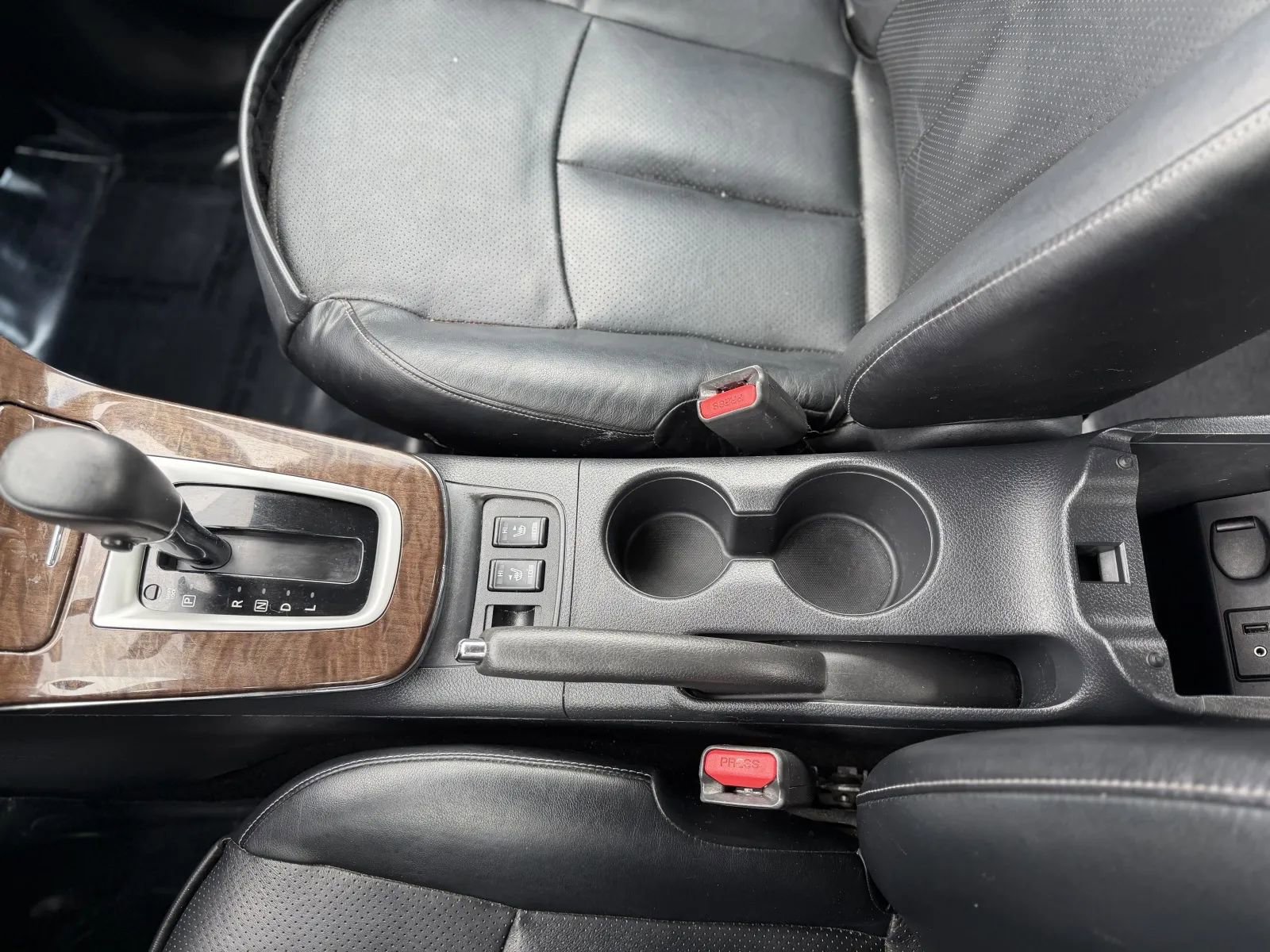 Used 2015 Nissan Sentra SL w/ Navigation Package image 32