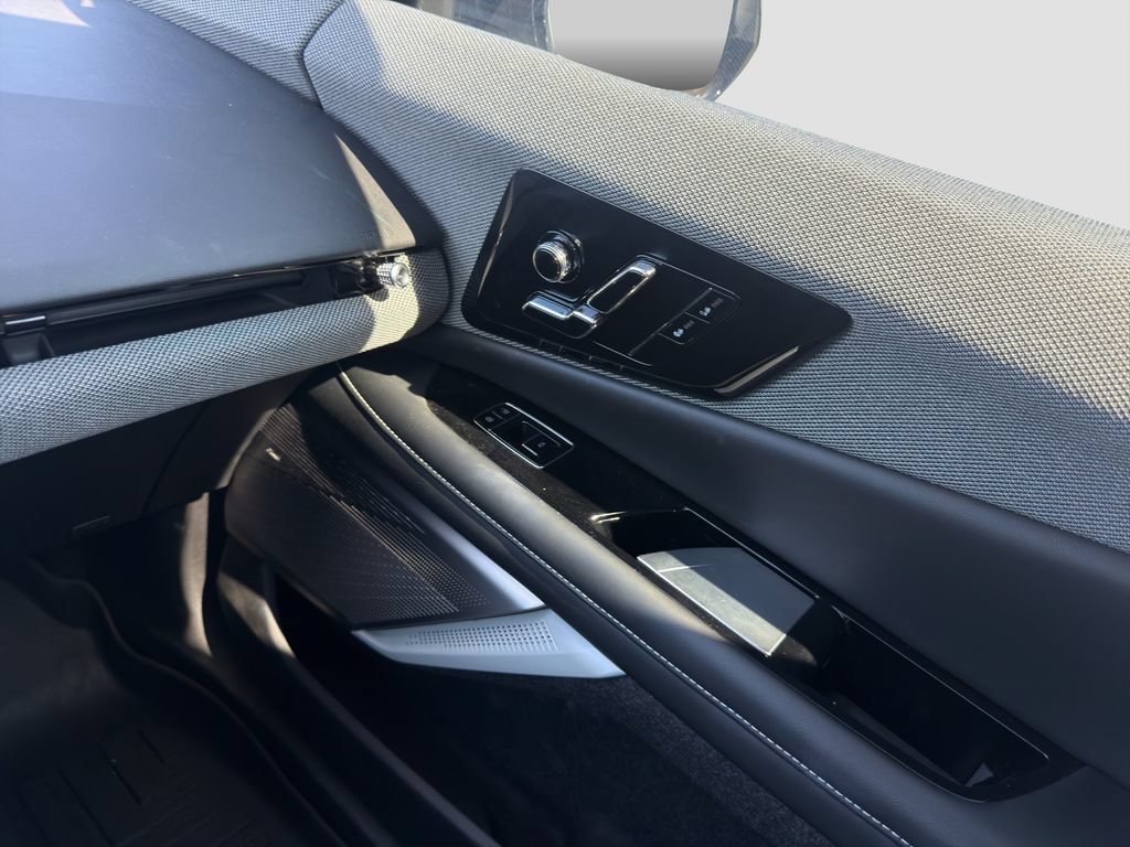 Used 2025 Cadillac Optiq Luxury 1 AWD/4WD image 27