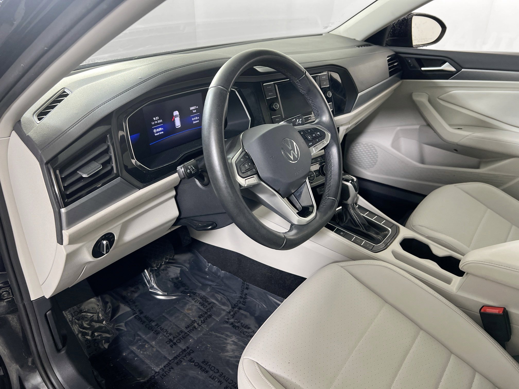 Used 2022 Volkswagen Jetta SE image 9