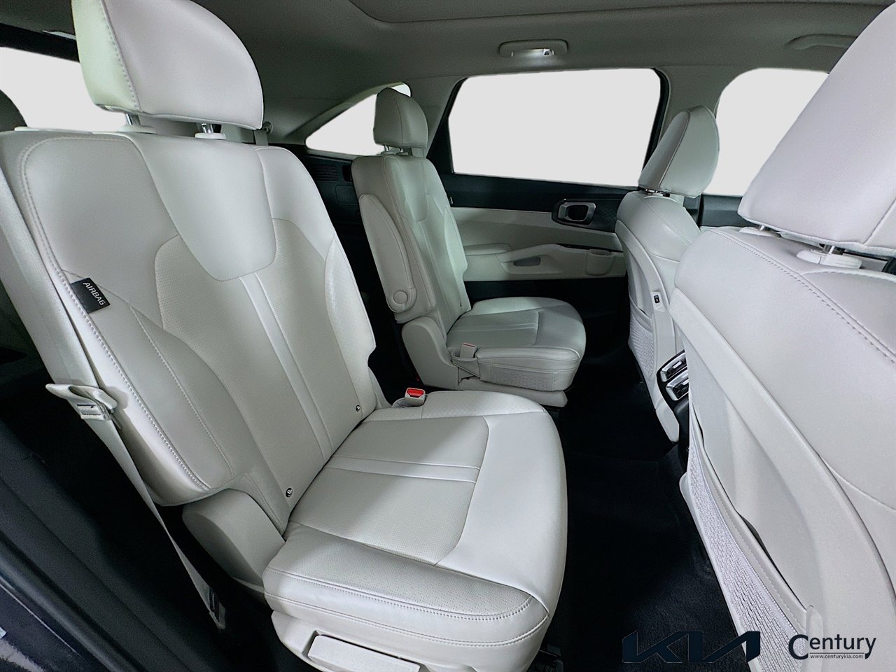 Certified 2025 Kia Sorento EX w/ Panoramic Sunroof Package image 27