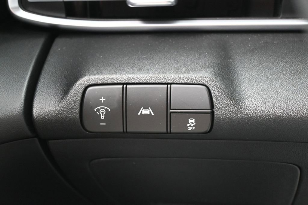 Used 2023 Hyundai Elantra SEL w/ Convenience Package FWD image 16