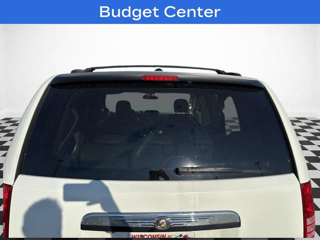 Used 2008 Chrysler Town & Country Touring FWD image 34
