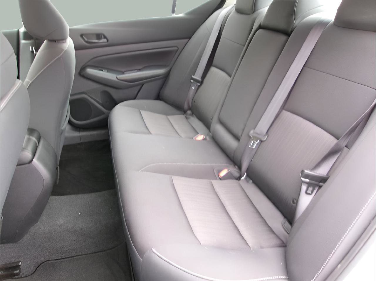 Used 2024 Nissan Altima 2.5 SV FWD image 10