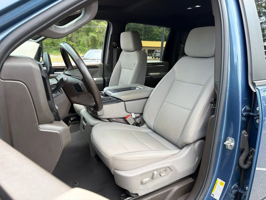 Used 2025 Chevrolet Silverado 2500 LT w/ Convenience Package AWD/4WD image 18