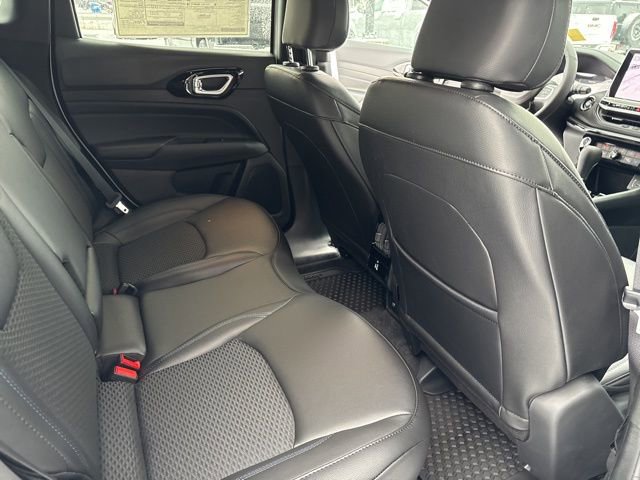 New 2026 Jeep Compass Latitude image 18