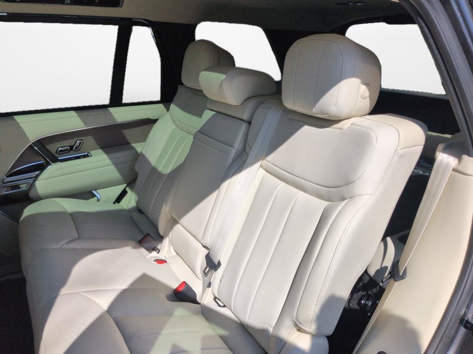 New 2026 Land Rover Range Rover Long Wheelbase SE AWD/4WD image 12