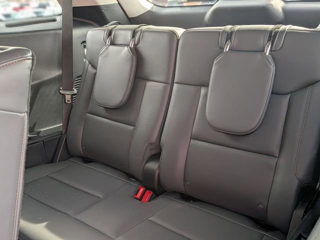 Used 2025 Ford Explorer Active w/ Active Comfort Package image 29