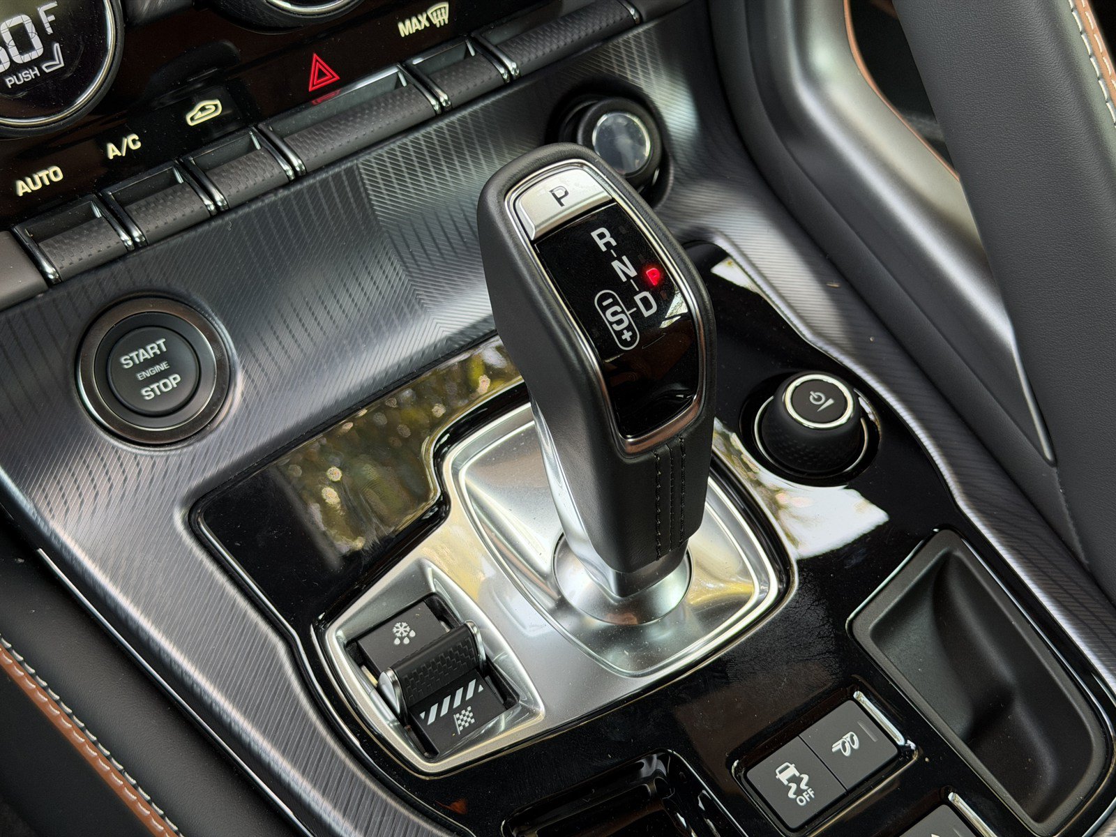 Used 2024 Jaguar F-TYPE R-Dynamic RWD image 27