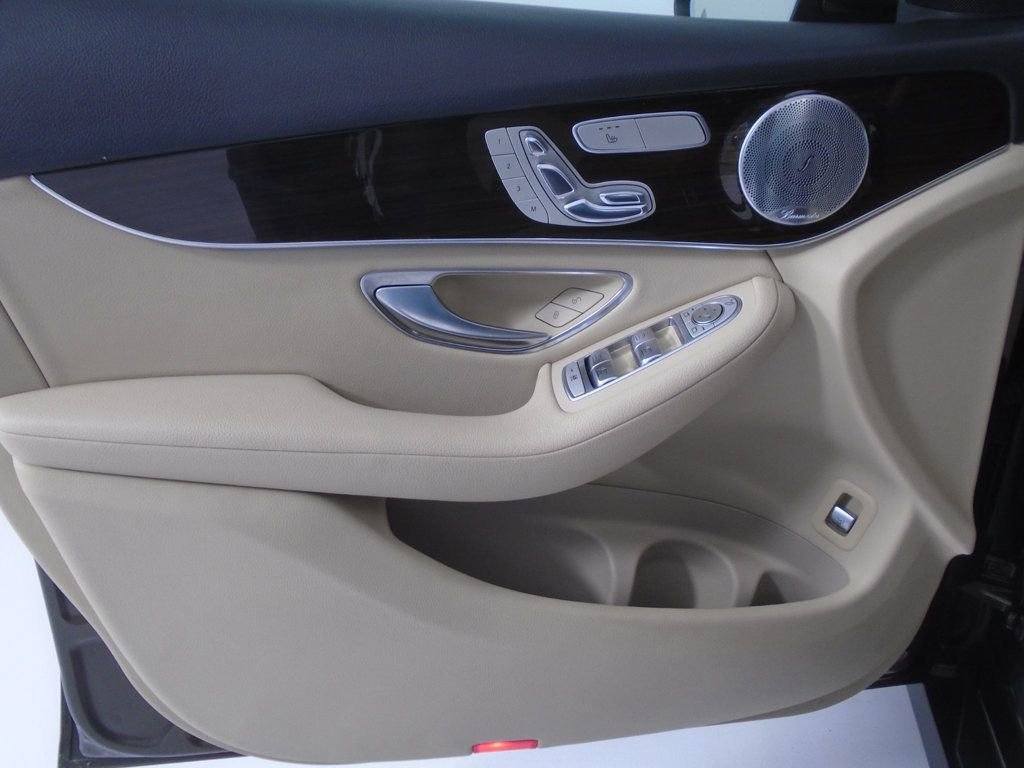 Used 2017 Mercedes-Benz GLC 300 4MATIC image 10