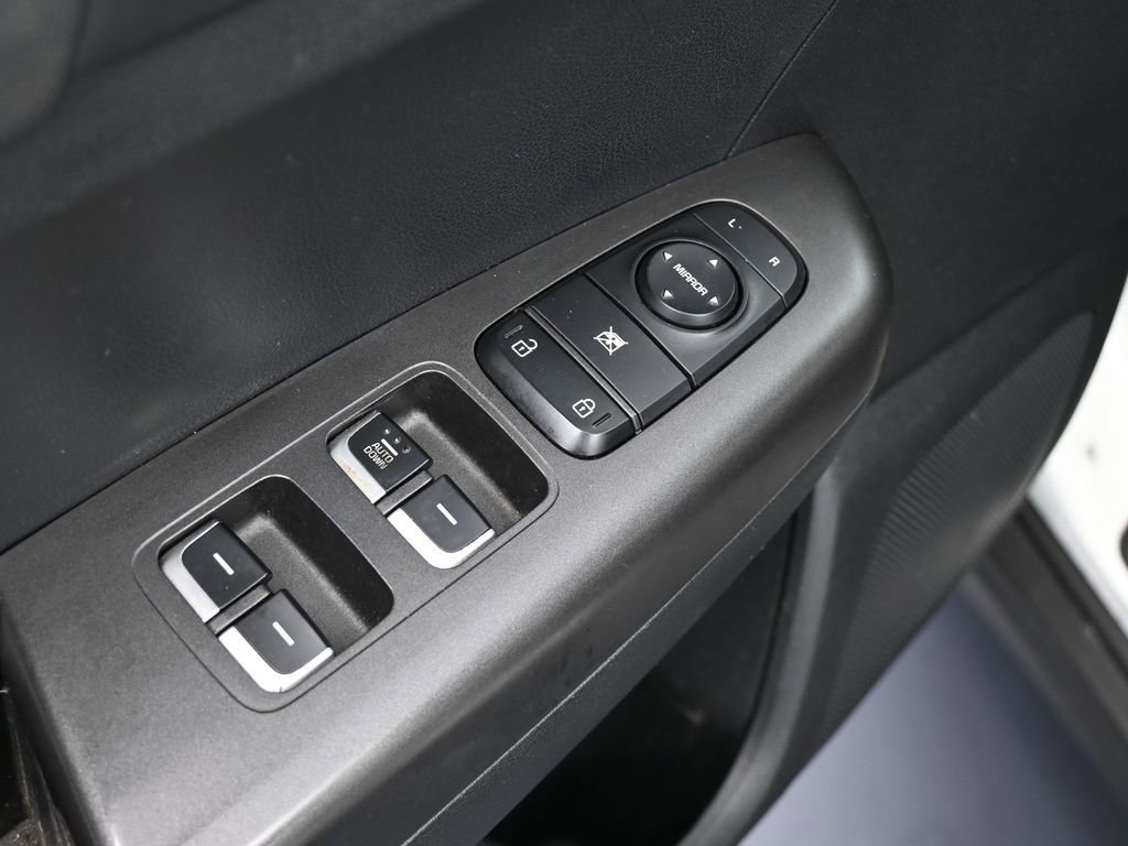 Used 2020 Kia Sportage LX image 16