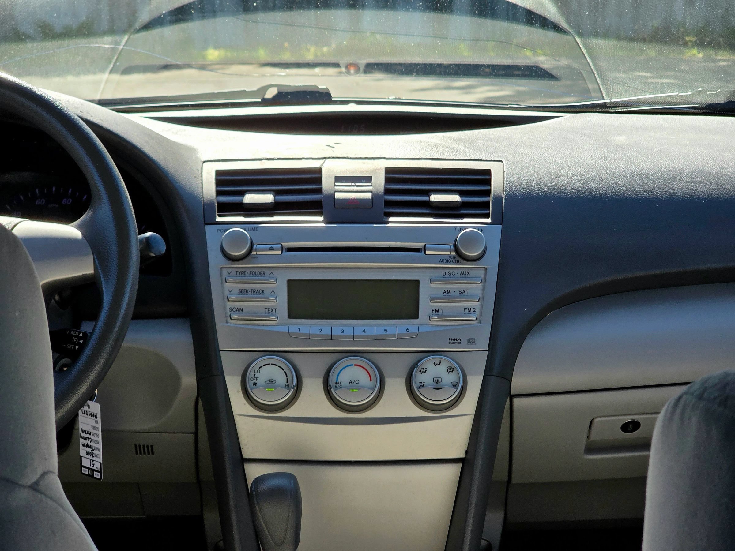 Used 2010 Toyota Camry LE FWD image 21