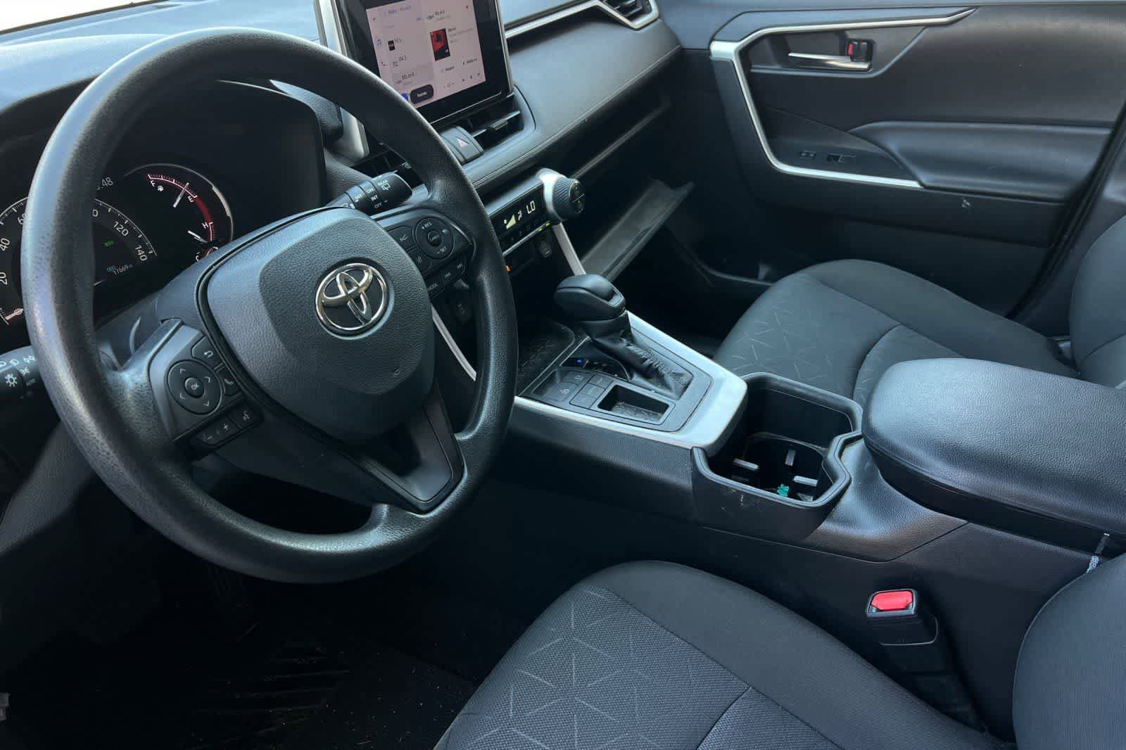 Used 2023 Toyota RAV4 XLE FWD image 14