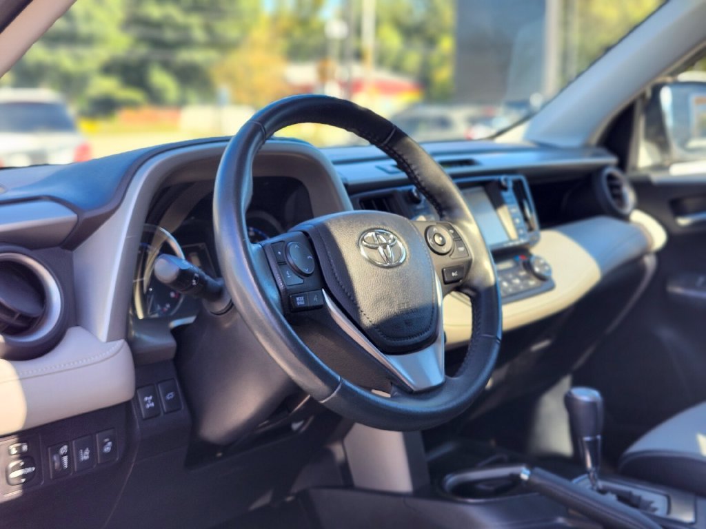 Used 2017 Toyota RAV4 Platinum w/ All Weather Liner Package AWD/4WD image 19