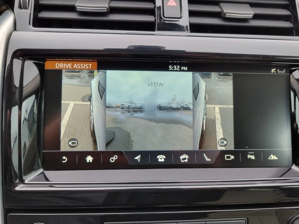 Used 2017 Land Rover Discovery HSE AWD/4WD image 47