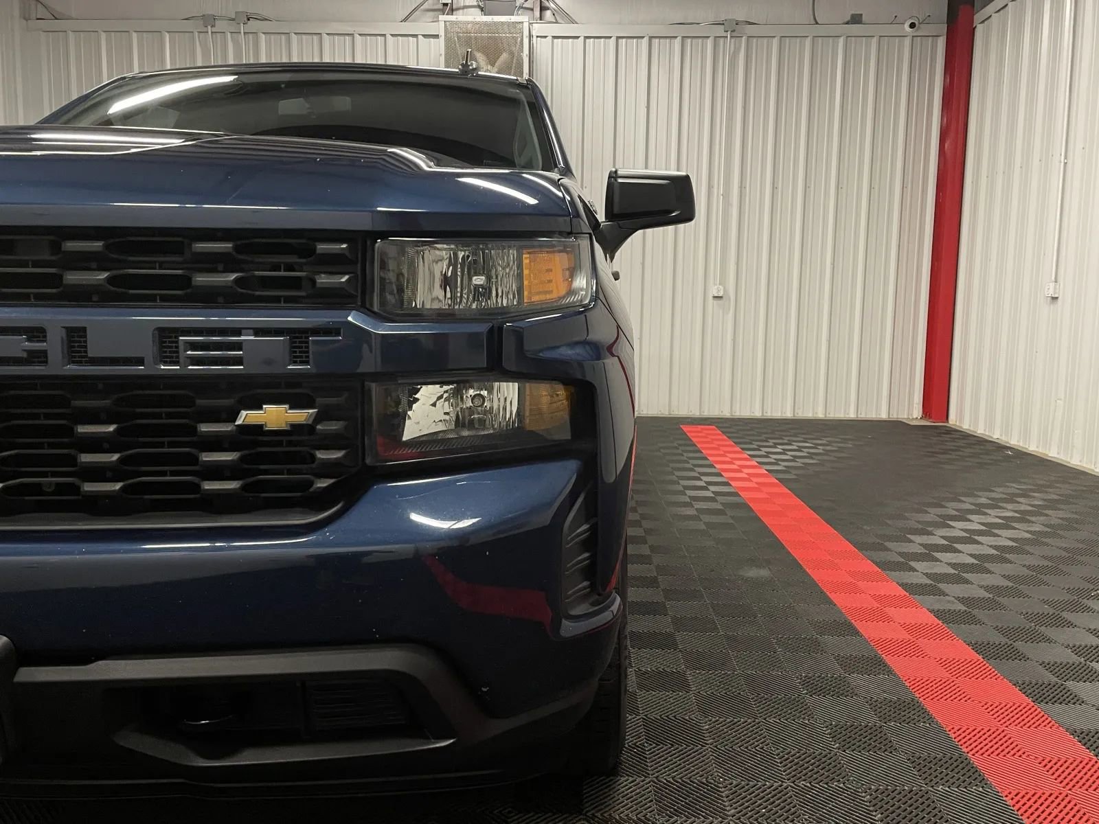 Used 2020 Chevrolet Silverado 1500 Custom w/ Custom Value Package image 9