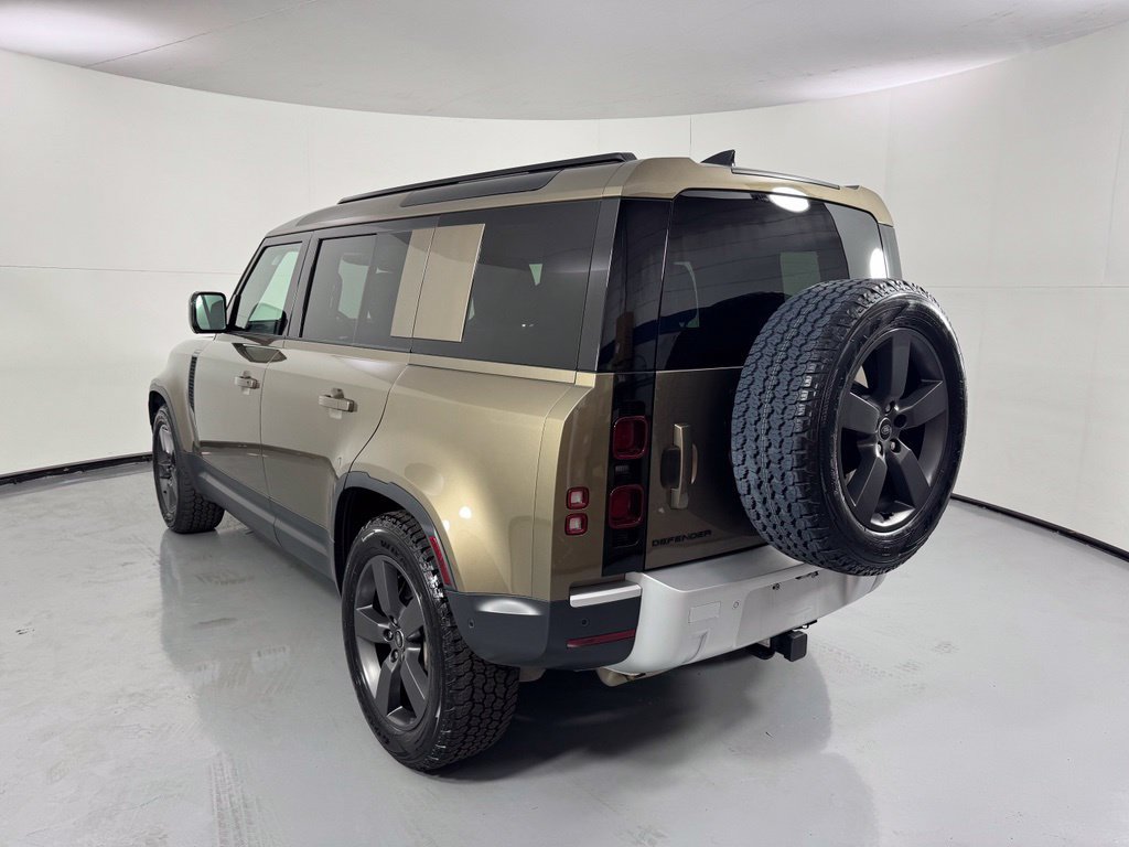Used 2025 Land Rover Defender 110 S AWD/4WD image 7