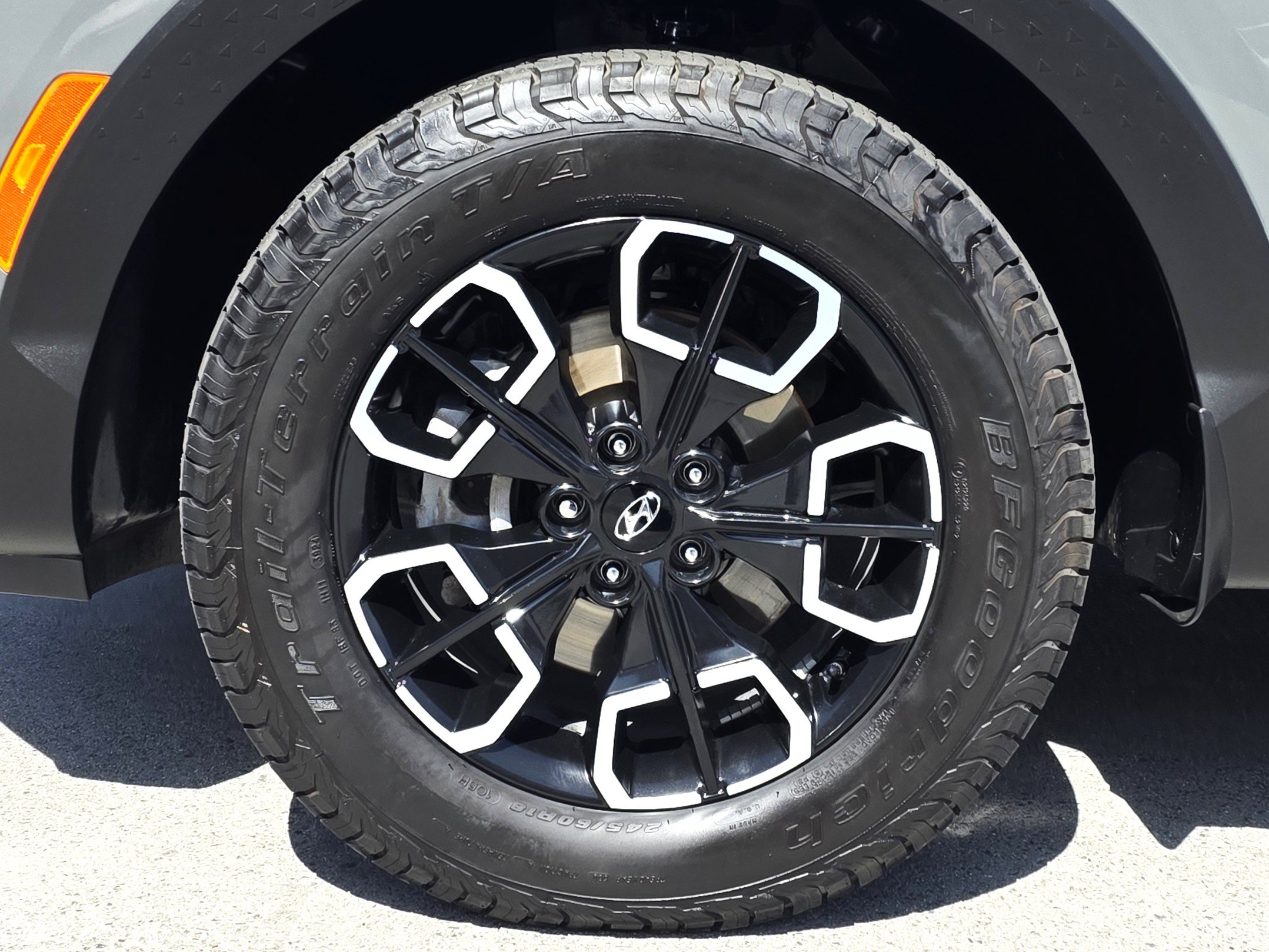 Used 2022 Hyundai Santa Cruz SEL w/ Activity Package FWD image 9
