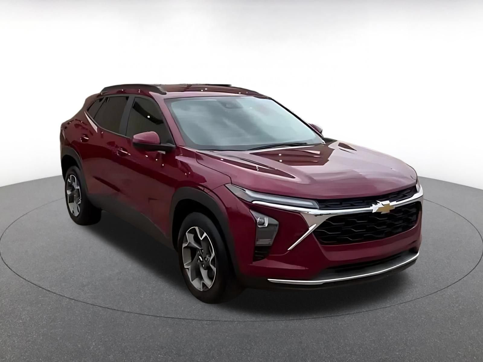 Used 2025 Chevrolet Trax LT FWD image 3