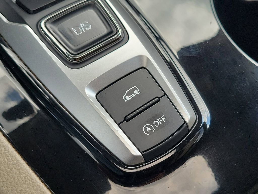 Used 2017 Honda Pilot Touring image 14