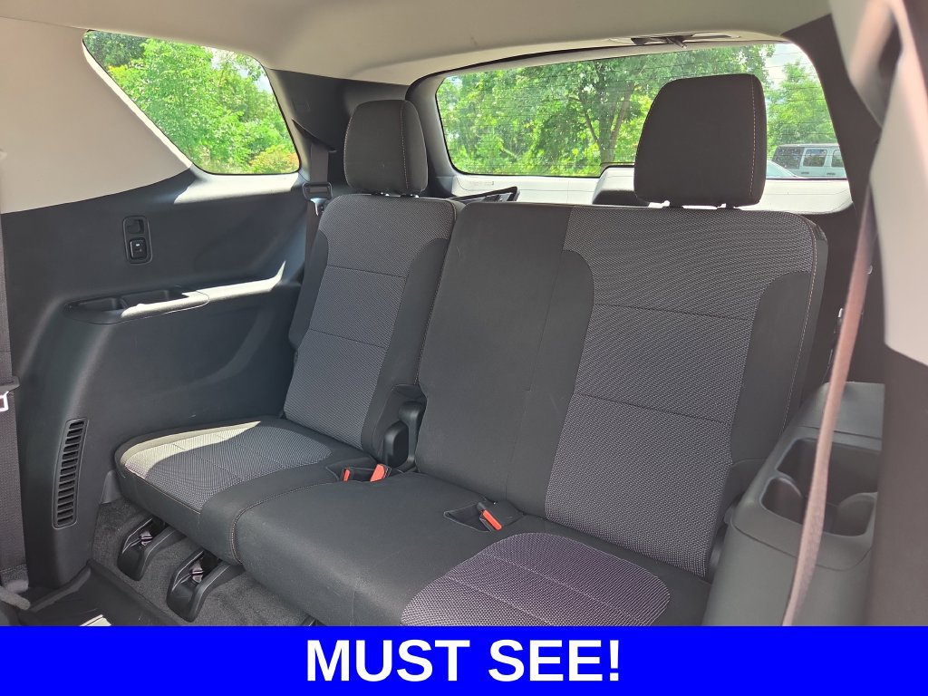 Used 2020 Chevrolet Traverse LT w/ Driver Confidence II Package AWD/4WD image 17