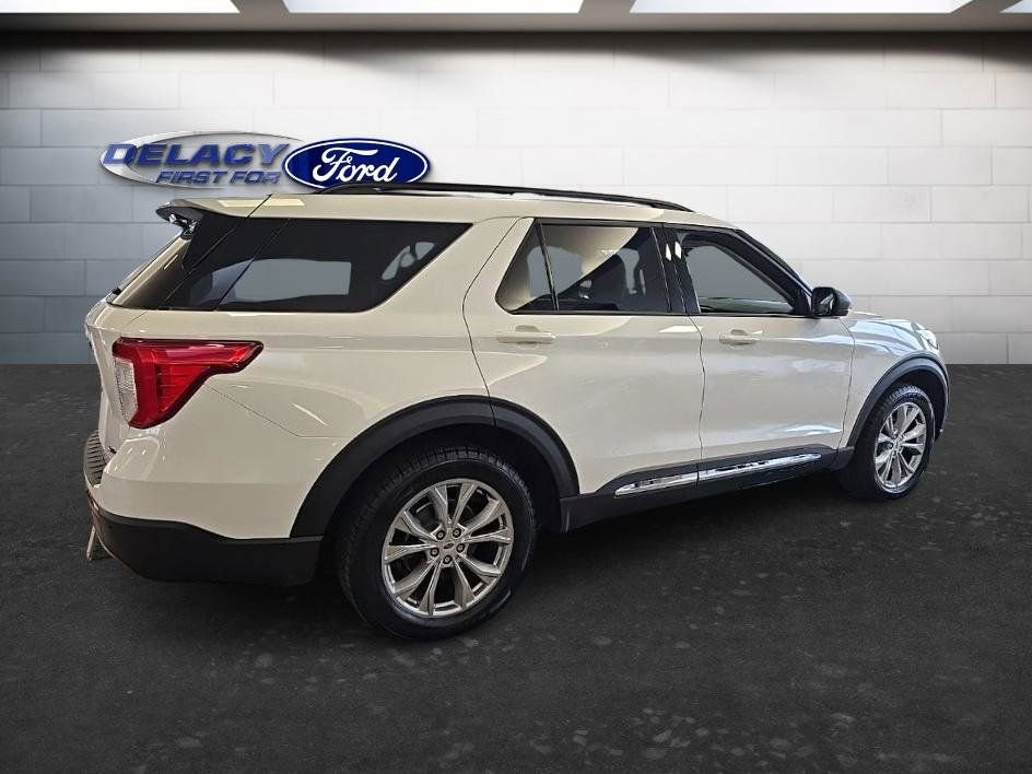 Used 2023 Ford Explorer XLT w/ Equipment Group 202A AWD/4WD image 7