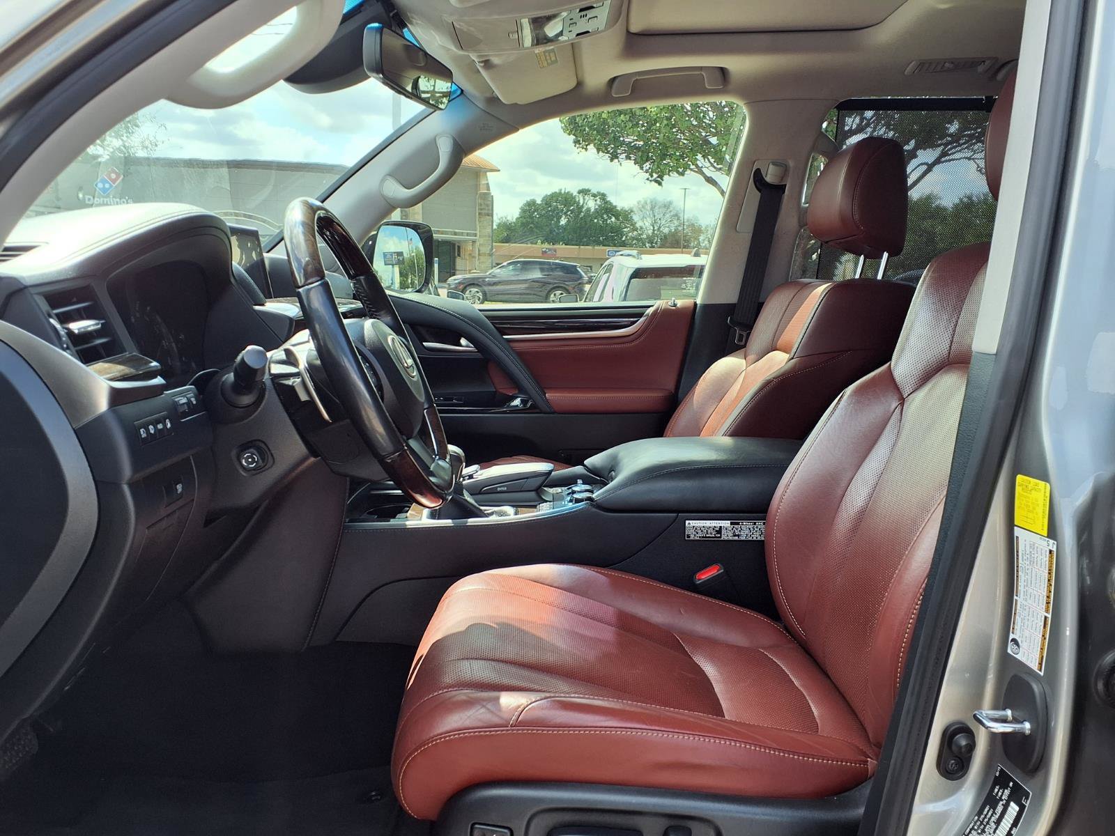Used 2016 Lexus LX 570 4WD w/ Luxury Package image 16