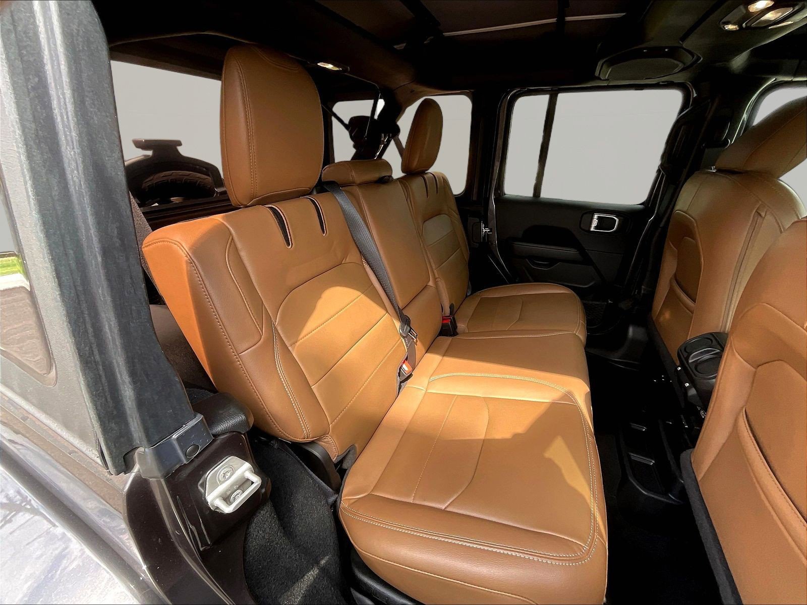 Used 2023 Jeep Wrangler Unlimited Sahara AWD/4WD image 25
