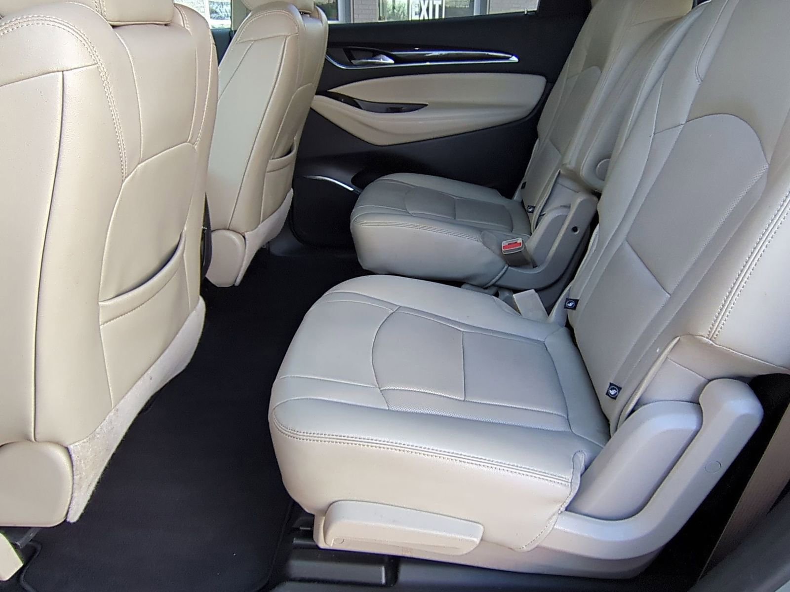 Used 2019 Buick Enclave Essence image 21