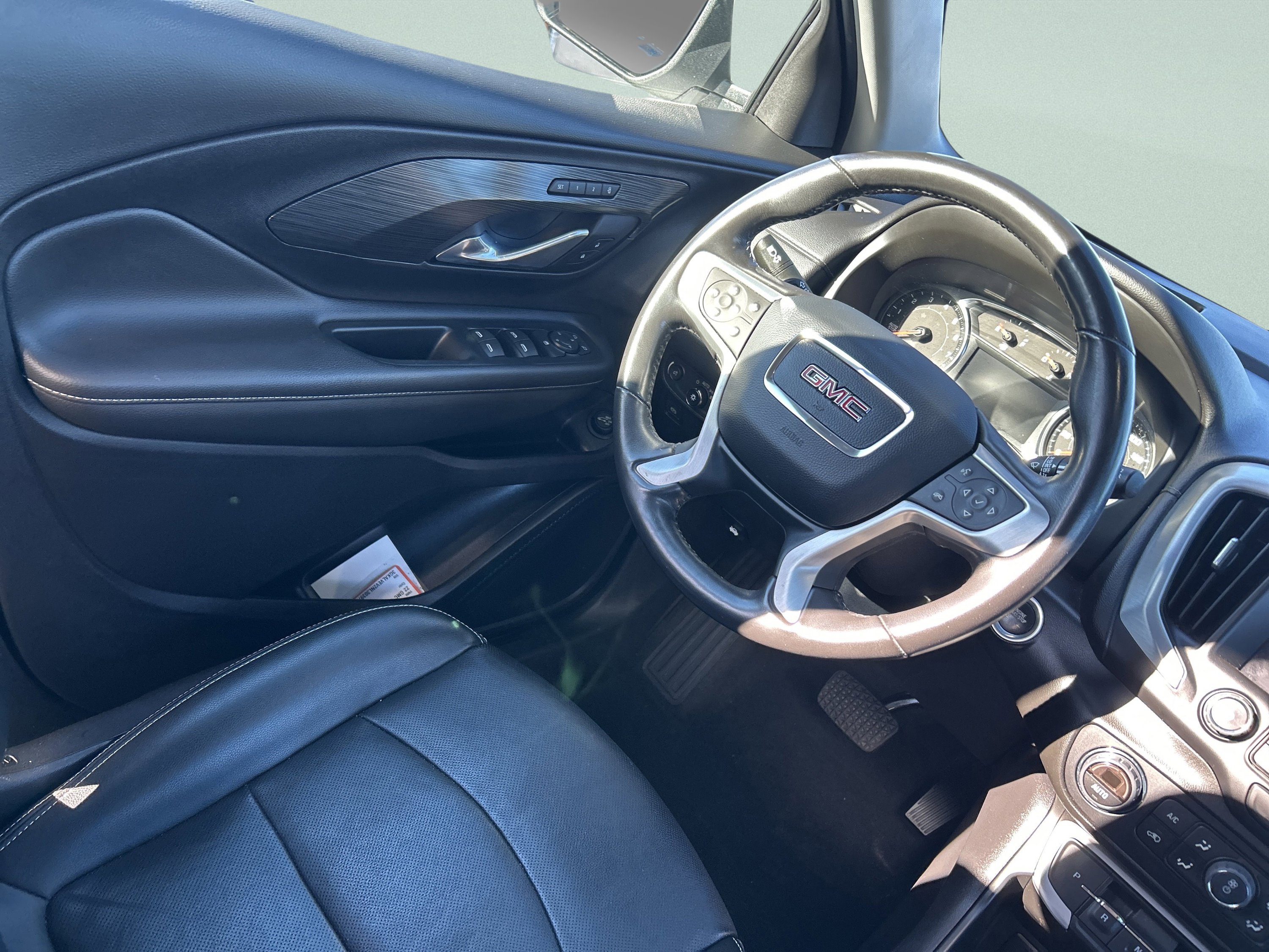 Used 2022 GMC Terrain SLT image 37