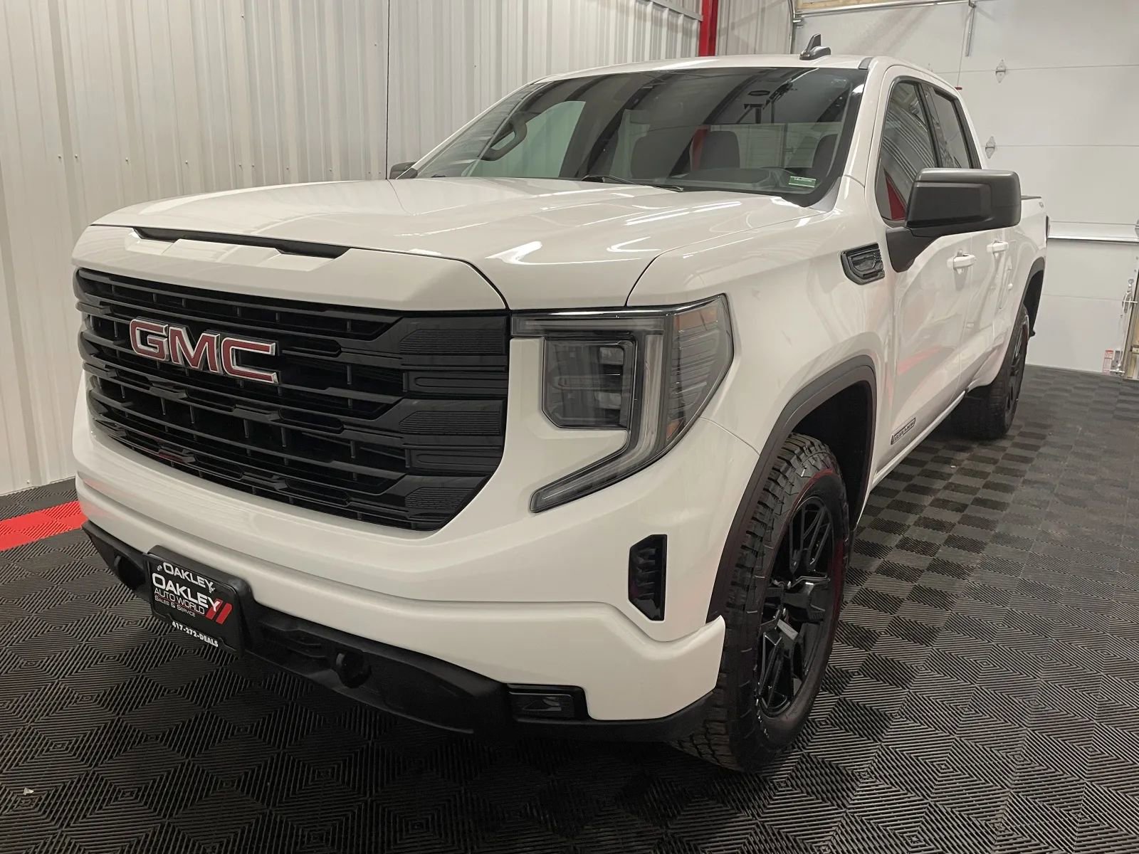 Used 2024 GMC Sierra 1500 Elevation image 9