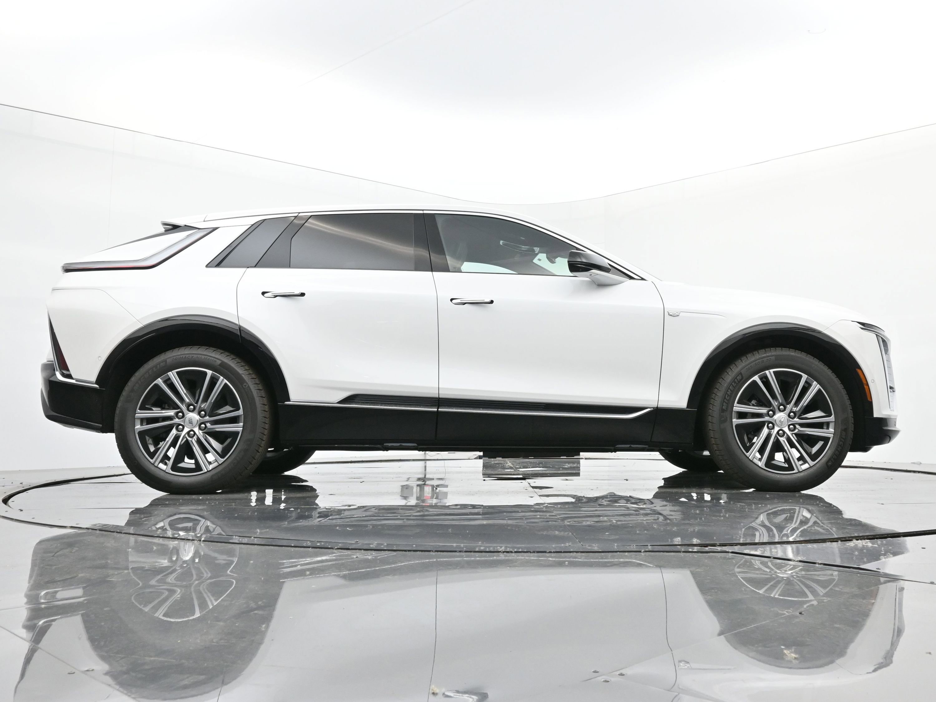 New 2025 Cadillac Lyriq Luxury image 20