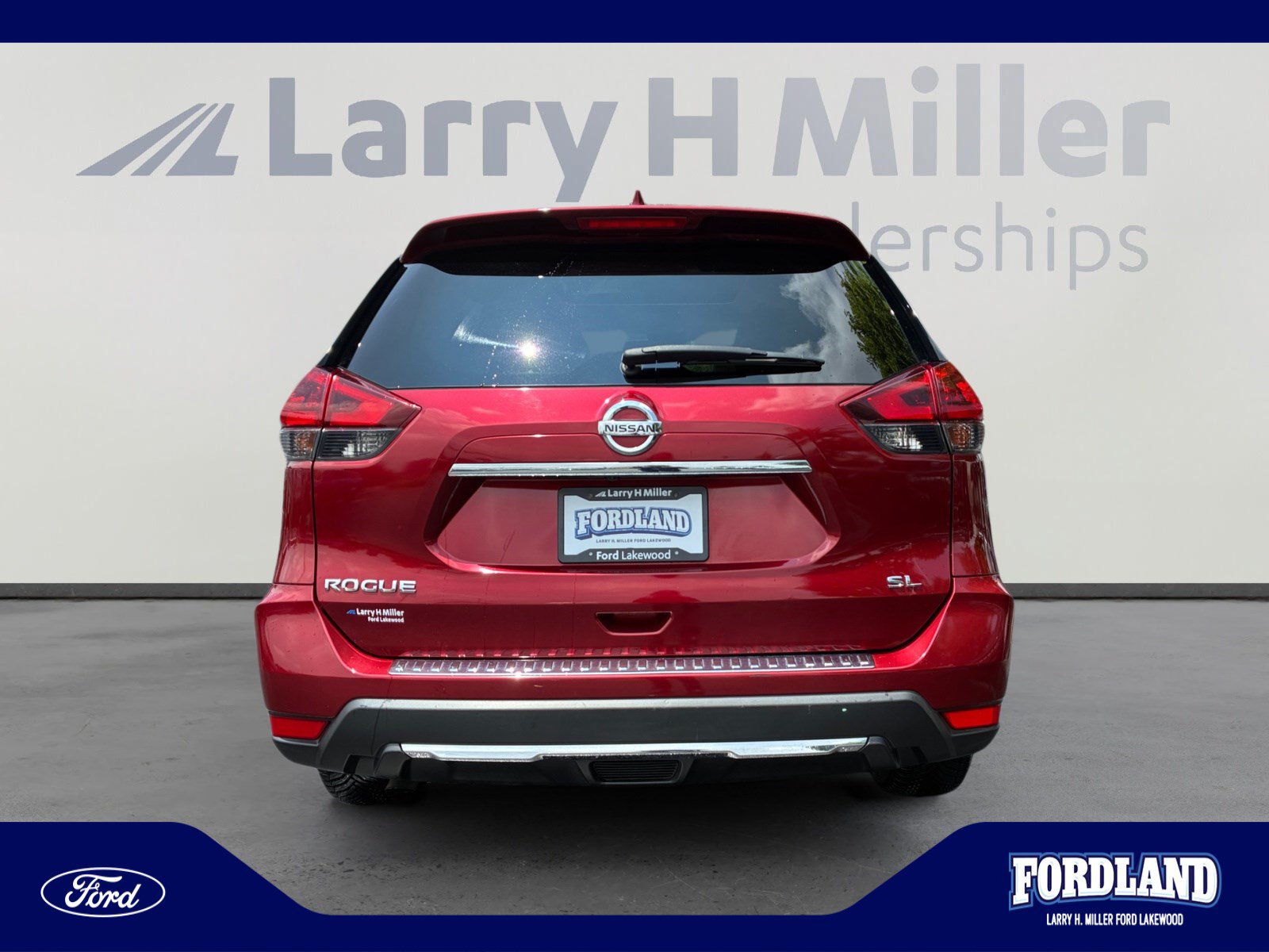 Used 2018 Nissan Rogue SL w/ Premium Package FWD image 4