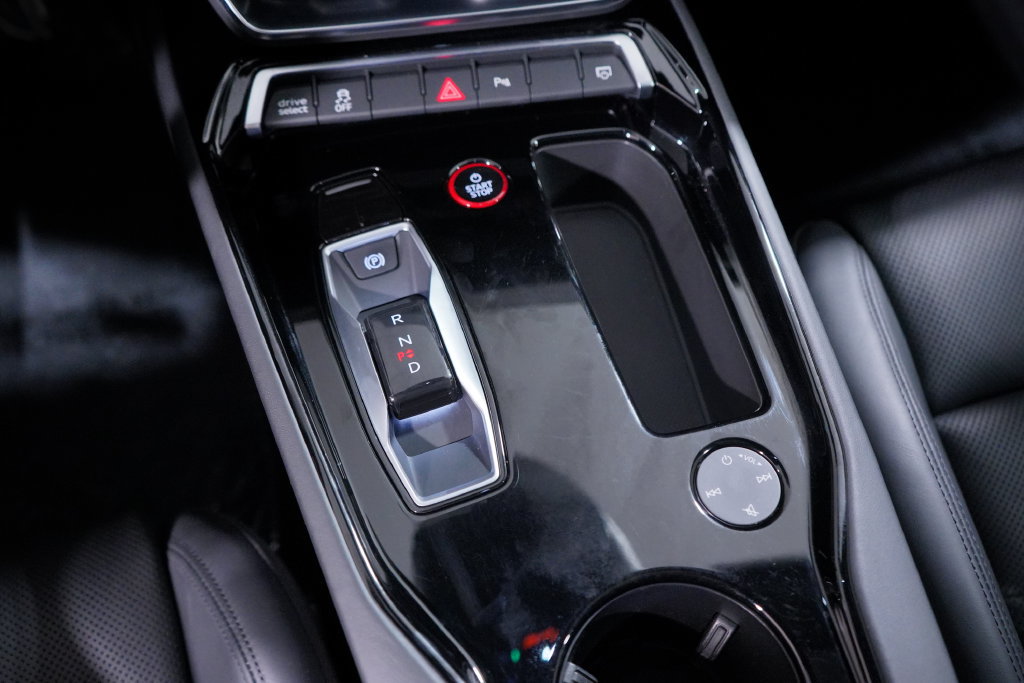 Used 2023 Audi e-tron GT Premium Plus AWD/4WD image 17
