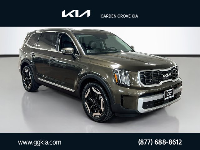 Certified 2023 Kia Telluride S w/ S Sunroof Package