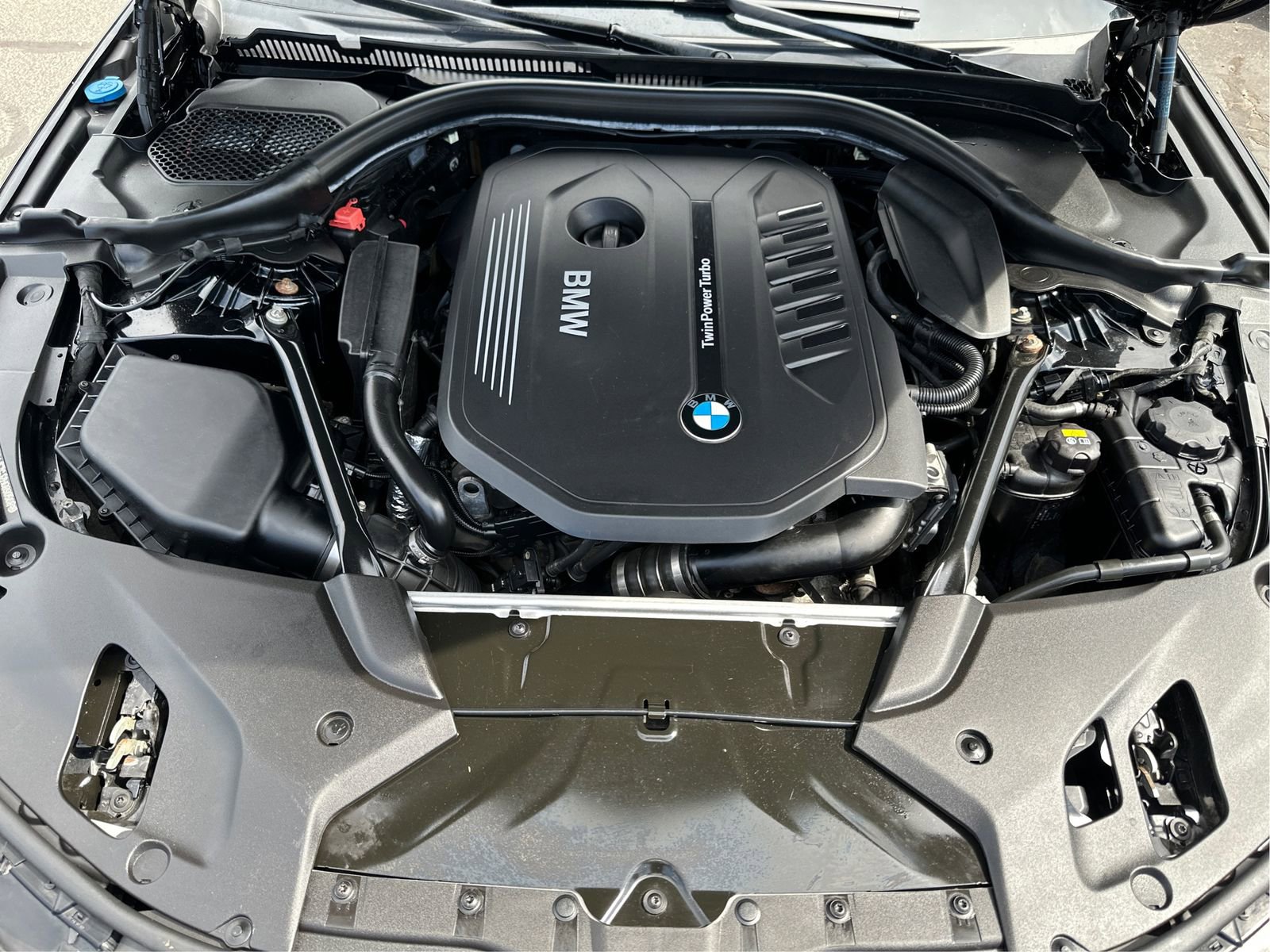 Used 2017 BMW 540i xDrive AWD/4WD image 24