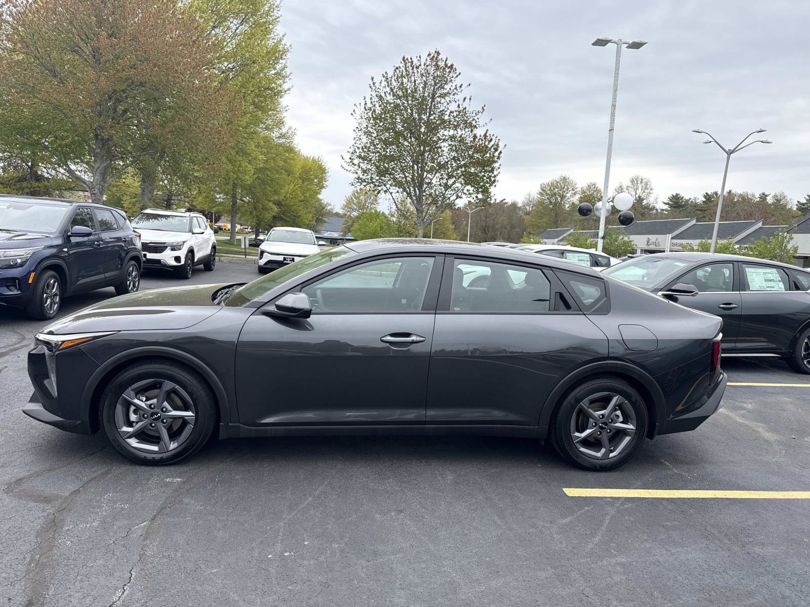 Used 2025 Kia K4 FWD image 2