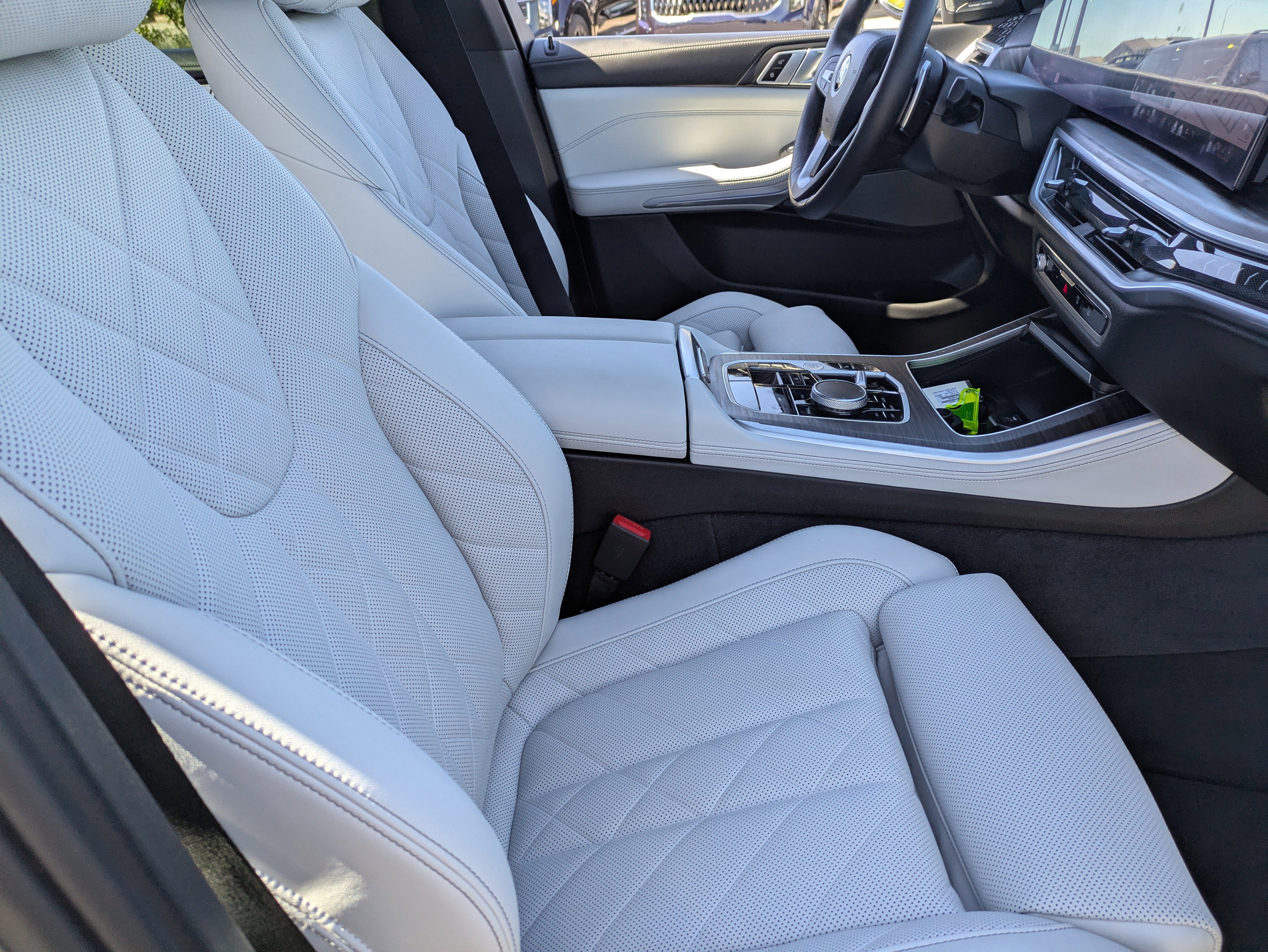 Used 2024 BMW X5 sDrive40i w/ Premium Package image 12