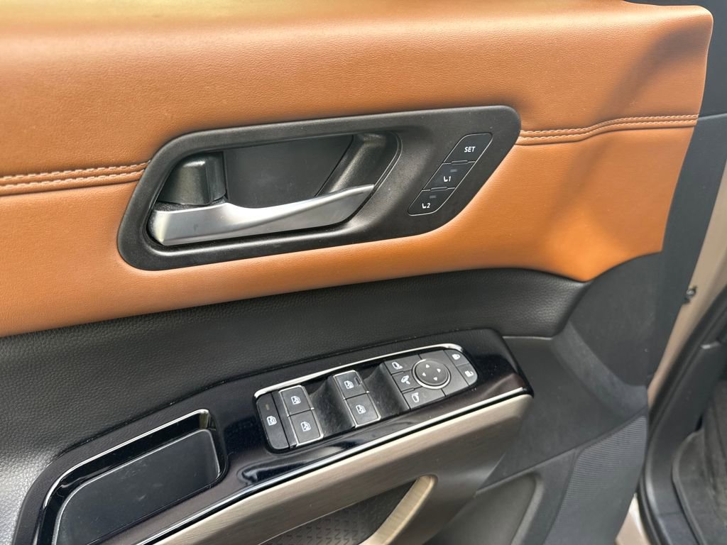 Used 2024 Nissan Pathfinder Platinum w/ Cargo Package image 11