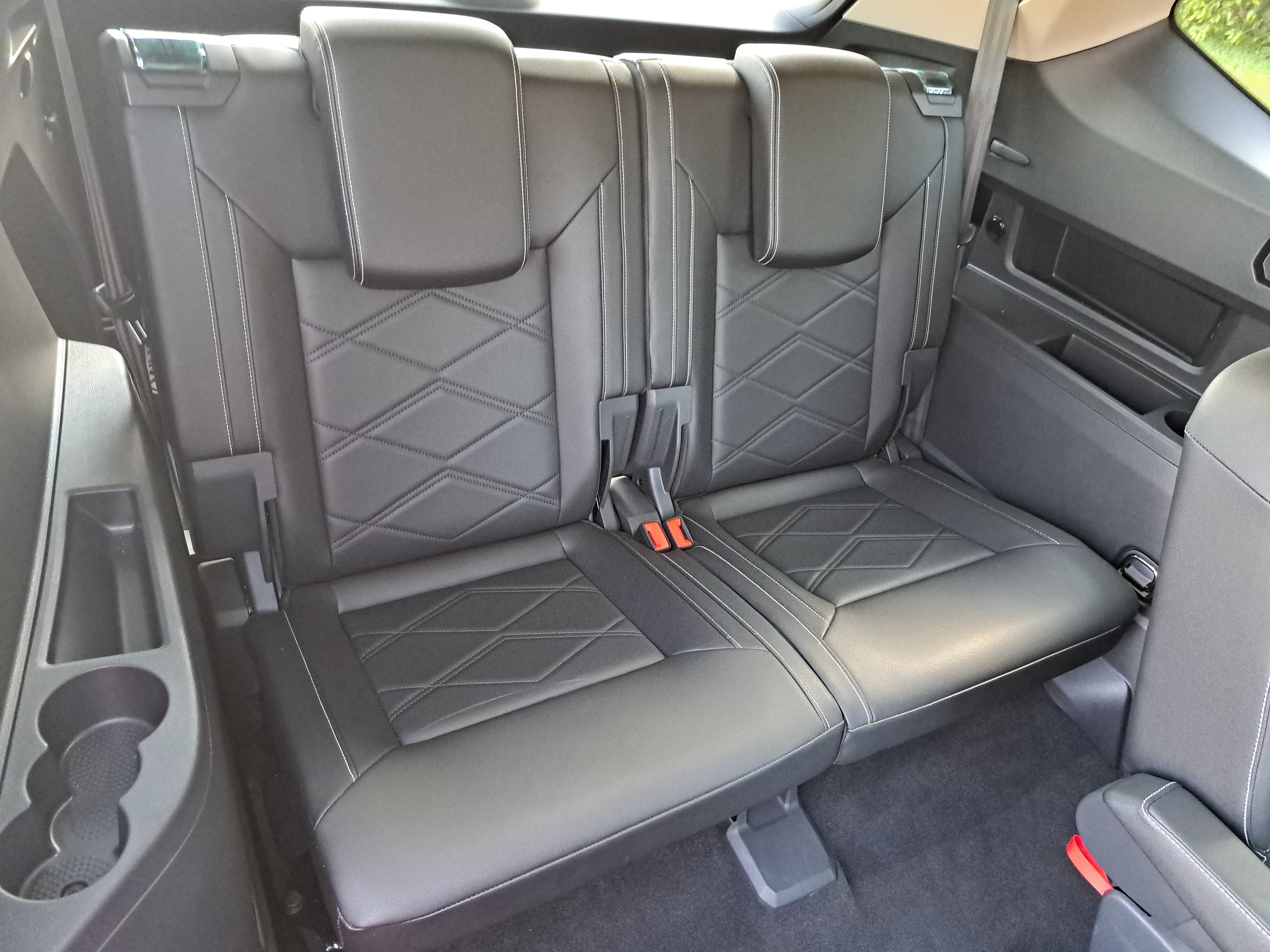 Certified 2026 Volkswagen Atlas SE FWD image 12