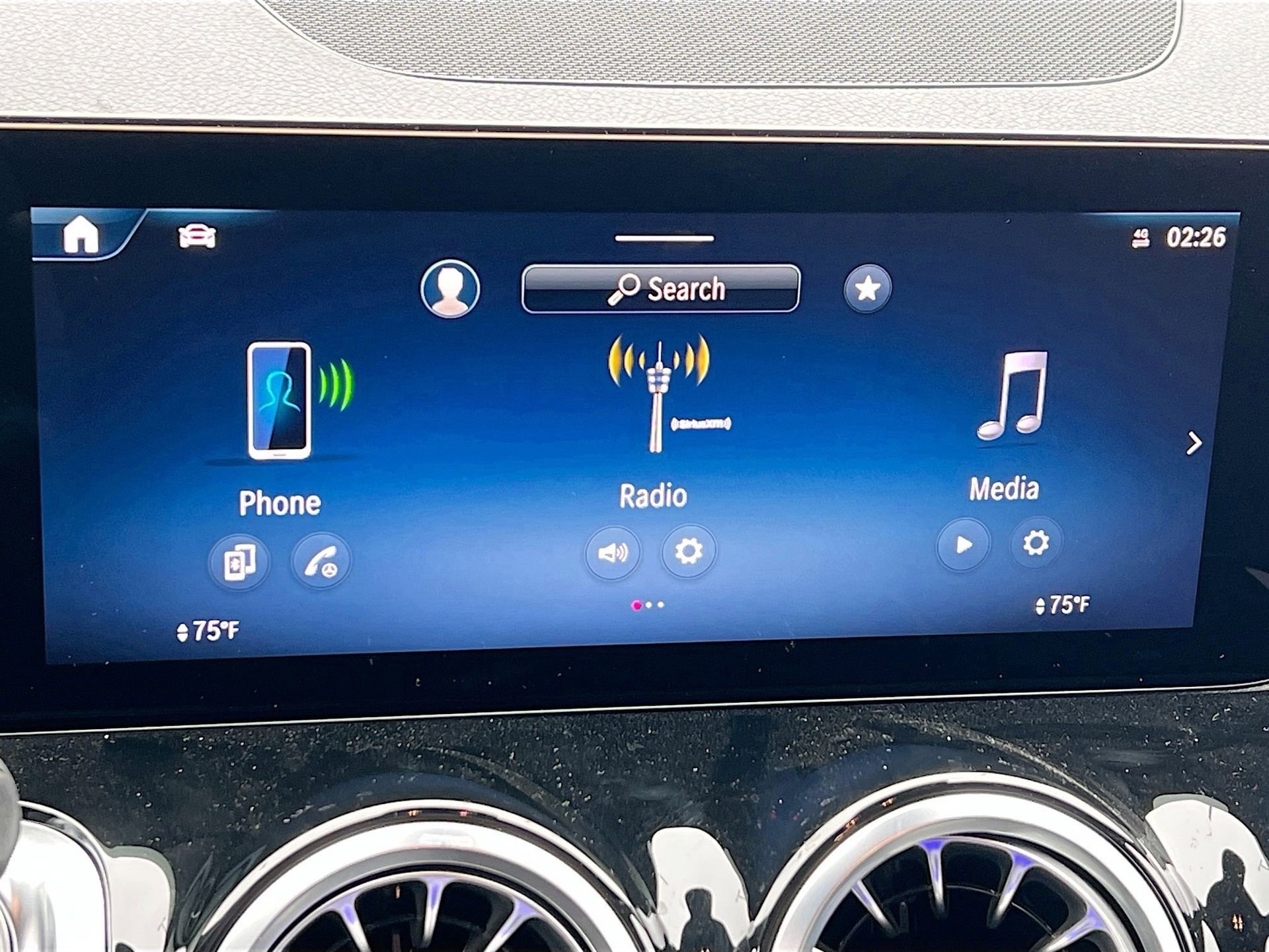 Used 2025 Mercedes-Benz GLB 250 4MATIC w/ Winter Package image 9